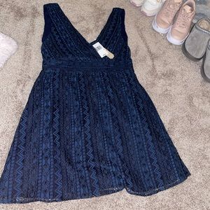 GB navy cocktail flowy dress